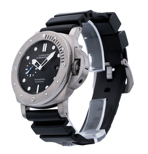 Panerai Submersible PAM01305 Image 2